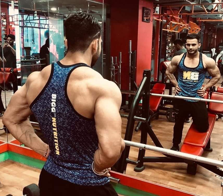 Sumit Kumar training in the gym